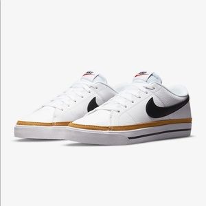 Nike Court Legacy’s - Women’s 7.5 NIB